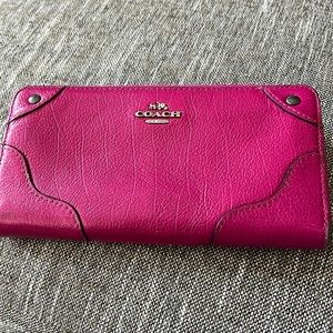 Coach zippered large wallet. Pink! used condition